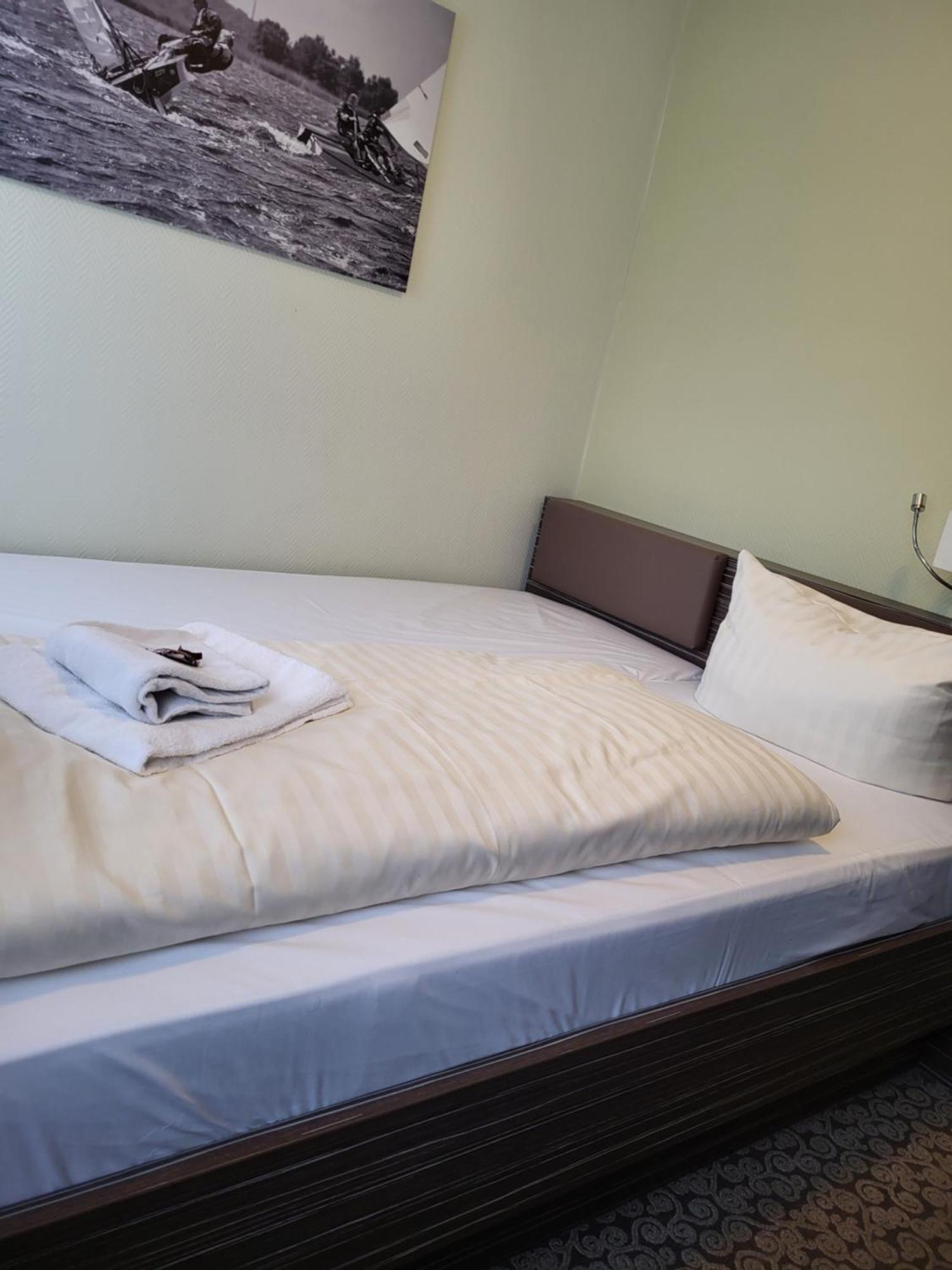 Bootshaus Hotel Bedekaspel Ngoại thất bức ảnh
