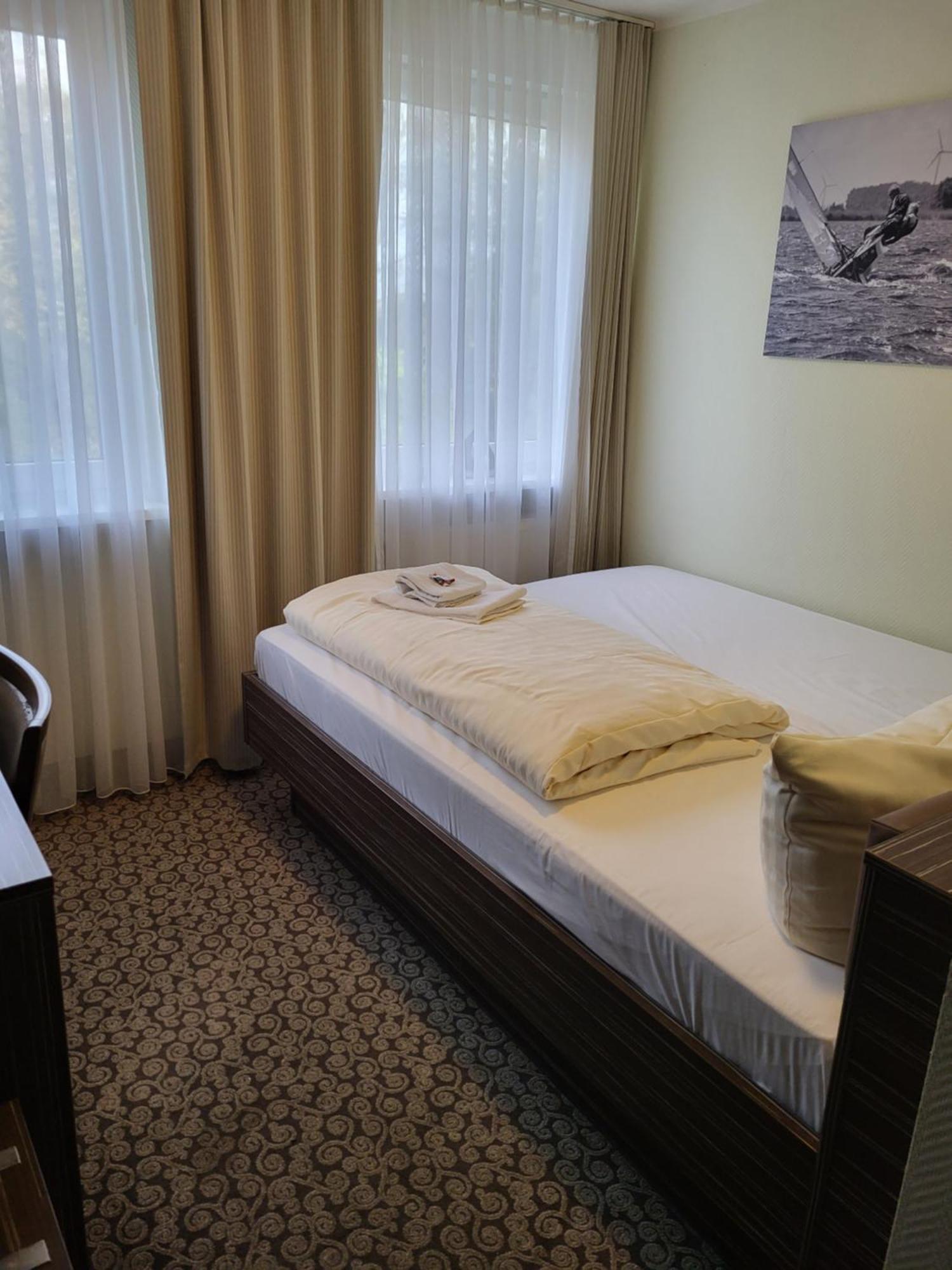 Bootshaus Hotel Bedekaspel Ngoại thất bức ảnh